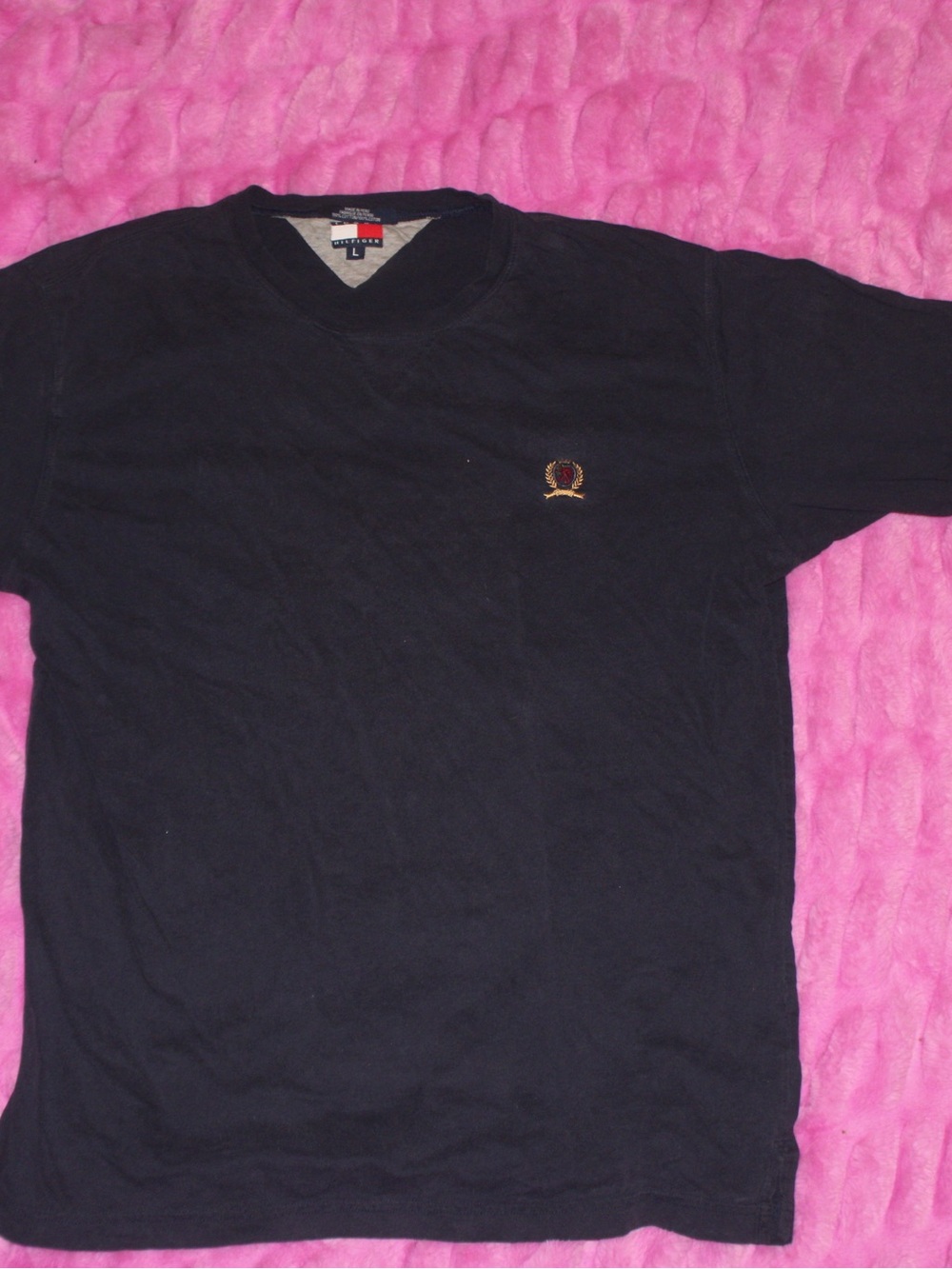 Tommy Hilfiger Men’s Navy V‑Neck Short Sleeve Tee with Crest Embroidery